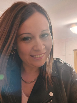 Anita, 36 �ves t�rskeres� n�, Csengele