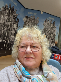 Ibolya, 74 �ves t�rskeres� n�, Balatonf�red