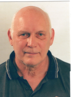 Peter, 67 �ves t�rskeres� f�rfi, B�csa