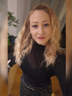 Laura, 45 �ves t�rskeres� n�, Kaposv�r