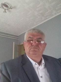 �ron, 64 �ves t�rskeres� f�rfi, Szabadk�gy�s