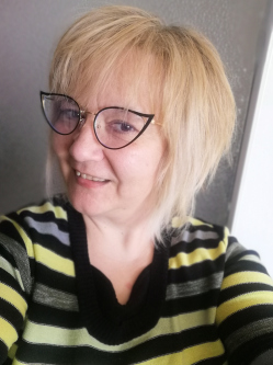 BETTINA, 53 �ves t�rskeres� n�, Budapest