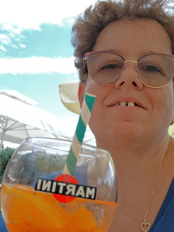 Zsuzsi, 51 �ves t�rskeres� n�, Budapest