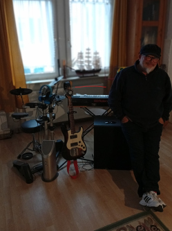 Andr�s Tam�s, 61 �ves t�rskeres� f�rfi, Baden-W�rttemberg