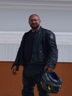Csaba, 40 �ves t�rskeres� f�rfi, V�cr�t�t