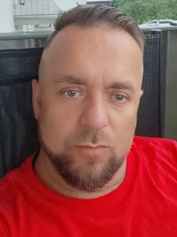 Benj�min, 43 �ves t�rskeres� f�rfi, Eger
