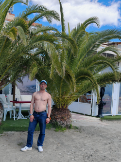 Attila, 41 �ves t�rskeres� f�rfi, Mosonmagyar�v�r