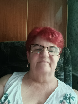 Roz�lia, 71 �ves t�rskeres� n�, Sz�kkutas