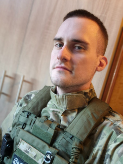 Martin, 27 �ves t�rskeres� f�rfi, J�szber�ny