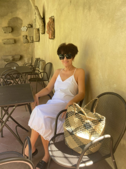 Edit, 58 �ves t�rskeres� n�, Buda�rs