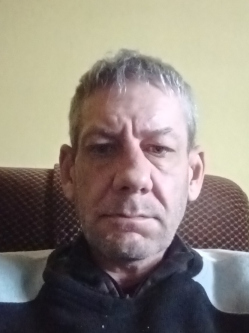P�ter, 46 �ves t�rskeres� f�rfi, Dudar
