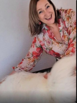 Anik�, 48 �ves t�rskeres� n�, Szeged
