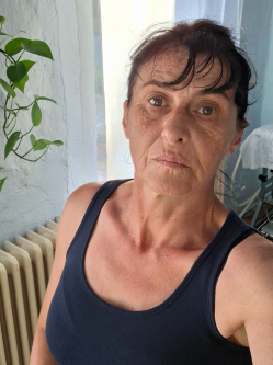 Erika, 48 �ves t�rskeres� n�, Mak�