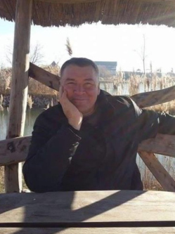 Miki, 59 �ves t�rskeres� f�rfi, Ny�regyh�za