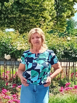 Erika, 62 �ves t�rskeres� n�, Kiskunhalas