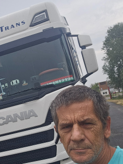 Lajos, 57 �ves t�rskeres� f�rfi, Miske