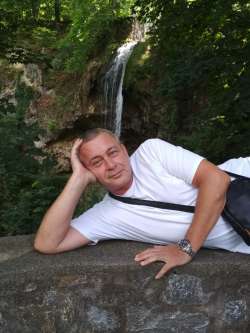 L�szl�, 56 �ves t�rskeres� f�rfi, Cegl�d
