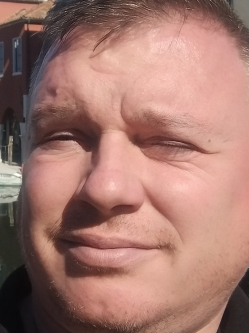G�bor, 44 �ves t�rskeres� f�rfi, Vonyarcvashegy