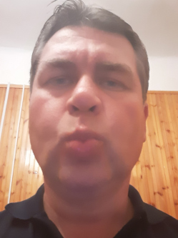 Zsolt, 46 �ves g�borj�ni t�rskeres� f�rfi