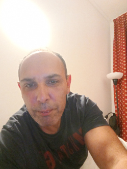 L�szl�, 26 �ves t�rskeres� f�rfi, Utrecht