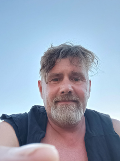 Robert, 49 �ves t�rskeres� f�rfi, T�r�kszentmikl�s