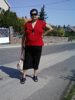 Zsuzsanna, 67 �ves t�rskeres� n�, Balatonalm�di