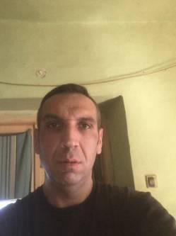 J�zsef, 45 �ves t�rskeres� f�rfi, Kunhegyes