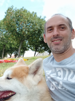 Sanyi, 44 �ves t�rskeres� f�rfi, M�lyi