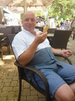 Zoli, 57 �ves t�rskeres� f�rfi, Budapest