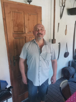 Vince, 58 �ves t�rskeres� f�rfi, Kecskem�t