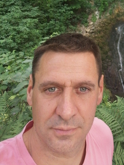 Szabolcs, 46 �ves t�rskeres� f�rfi, S�tony