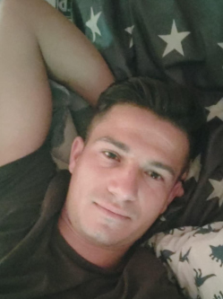 Zsolt, 25 �ves t�rskeres� f�rfi, �jszilv�s
