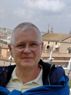Csaba, 61 �ves t�rskeres� f�rfi, Tahit�tfalu
