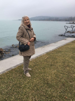 �va, 79 �ves t�rskeres� n�, Balatonalm�di