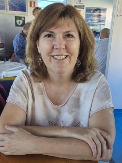 Brigi, 60 �ves t�rskeres� n�, Szentendre