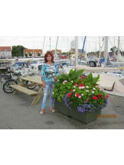 Betty, 64 �ves t�rskeres� n�, Hatvan
