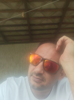 Barnab�s, 39 �ves t�rskeres� f�rfi, Szigetv�r