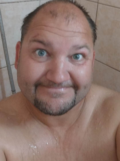 Miki, 46 �ves t�rskeres� f�rfi, Veszpr�m
