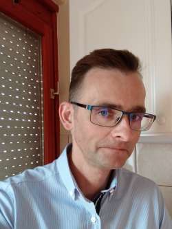 Ervin, 49 �ves t�rskeres� f�rfi, Beretty��jfalu
