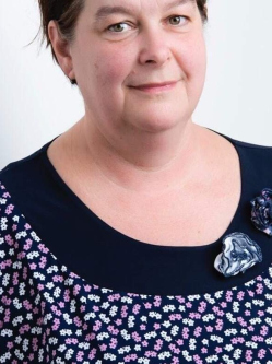 Laura, 55 �ves t�rskeres� n�, Kiskunf�legyh�za