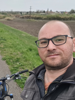 Imre, 41 �ves t�rskeres� f�rfi, Gergelyiugornya