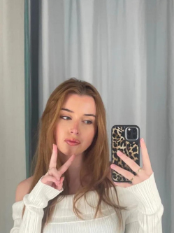 Borb�la, 20 �ves t�rskeres� n�, Debrecen