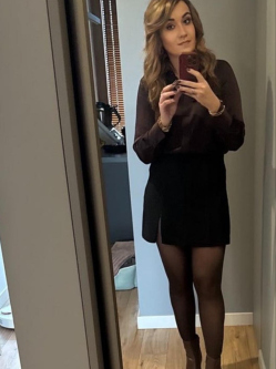 Dorina, 32 �ves t�rskeres� n�, Gy�r