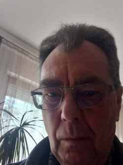B�la, 74 �ves t�rskeres� f�rfi, Budapest