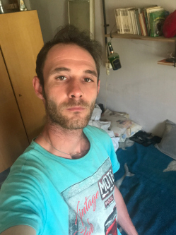 M�rk, 31 �ves t�rskeres� f�rfi, Domb�v�r
