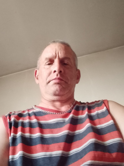 Mikl�s, 48 �ves t�rskeres� f�rfi, R�ckeve