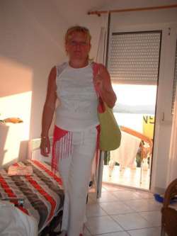Erzs�bet, 69 �ves t�rskeres� n�, Szeged