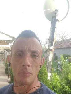 J�co, 42 �ves t�rskeres� f�rfi, Kunhegyes