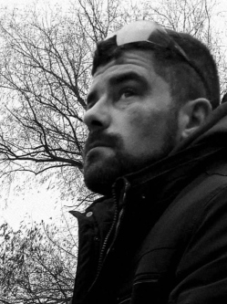 Viktor, 39 �ves t�rskeres� f�rfi, Mak�