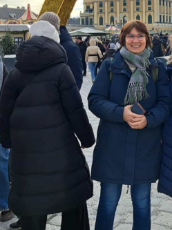 Bernadett, 55 �ves t�rskeres� n�, Pom�z